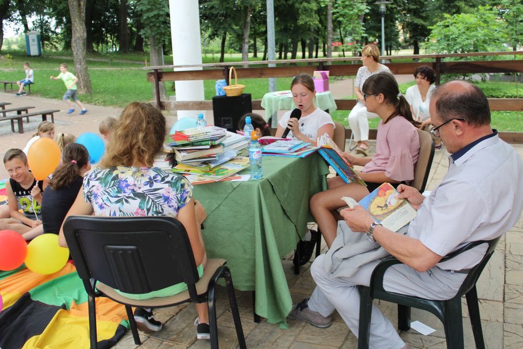 Uczestnicy Maratonu Czytelniczego w Werbkowicach