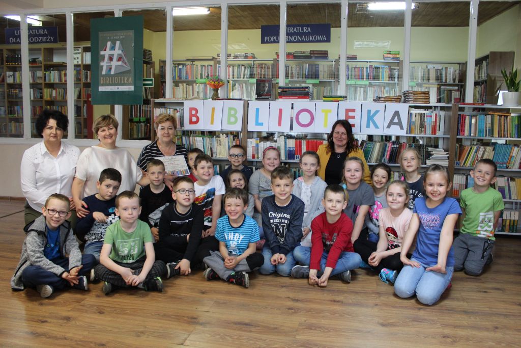 Uczestnicy 1. Lekcji bibliotecznej p.h. "Podróż do Książkolandii"